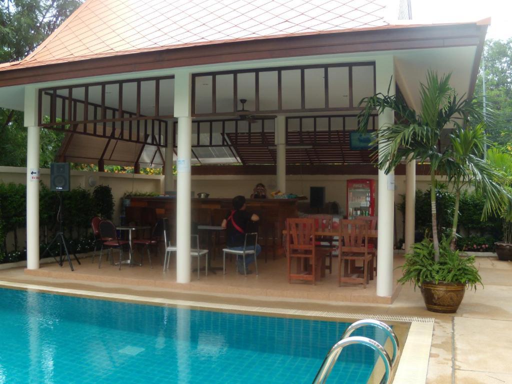 Emerald Palace Aparthotel Pattaya Exterior photo