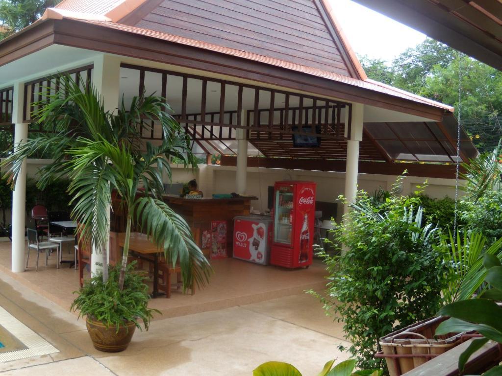 Emerald Palace Aparthotel Pattaya Exterior photo