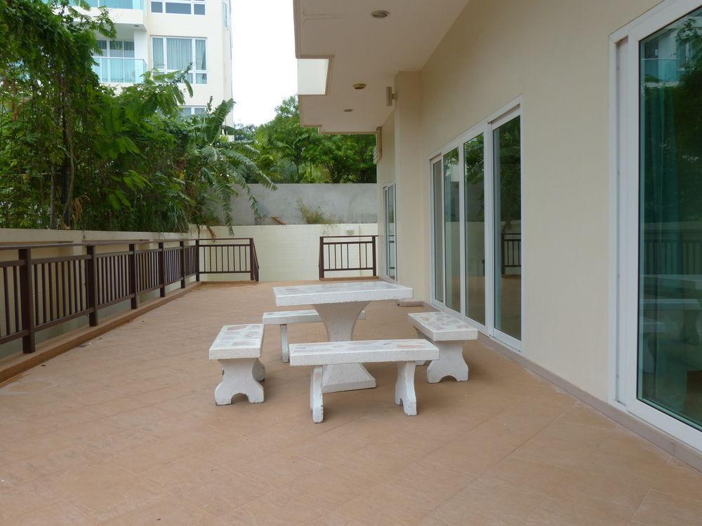 Emerald Palace Aparthotel Pattaya Exterior photo