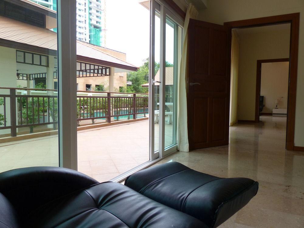 Emerald Palace Aparthotel Pattaya Exterior photo
