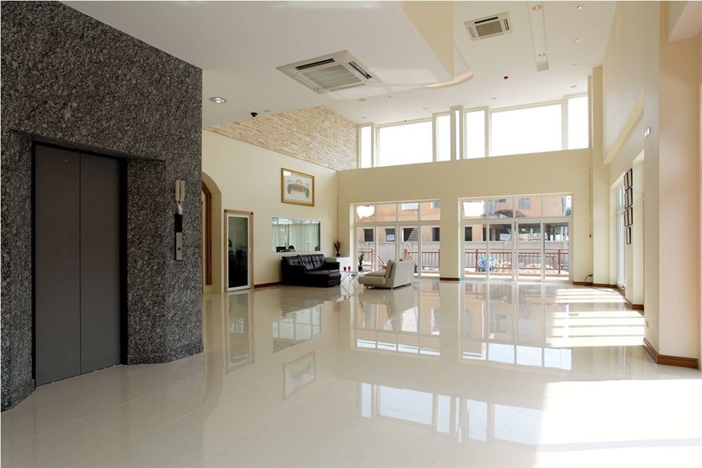 Emerald Palace Aparthotel Pattaya Exterior photo